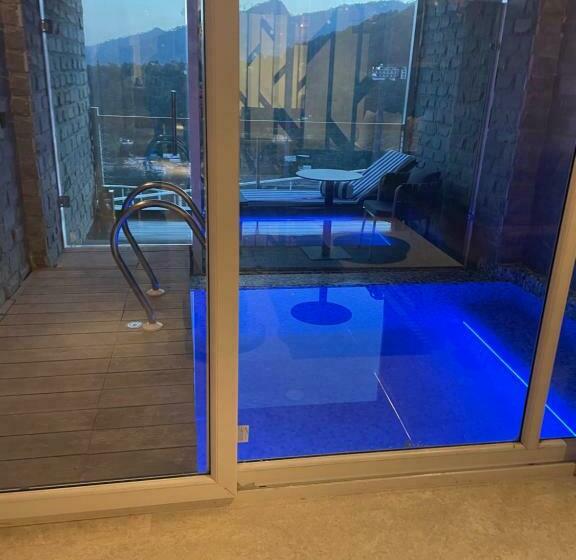 套房配有游泳池, Anantam Resort & Spa