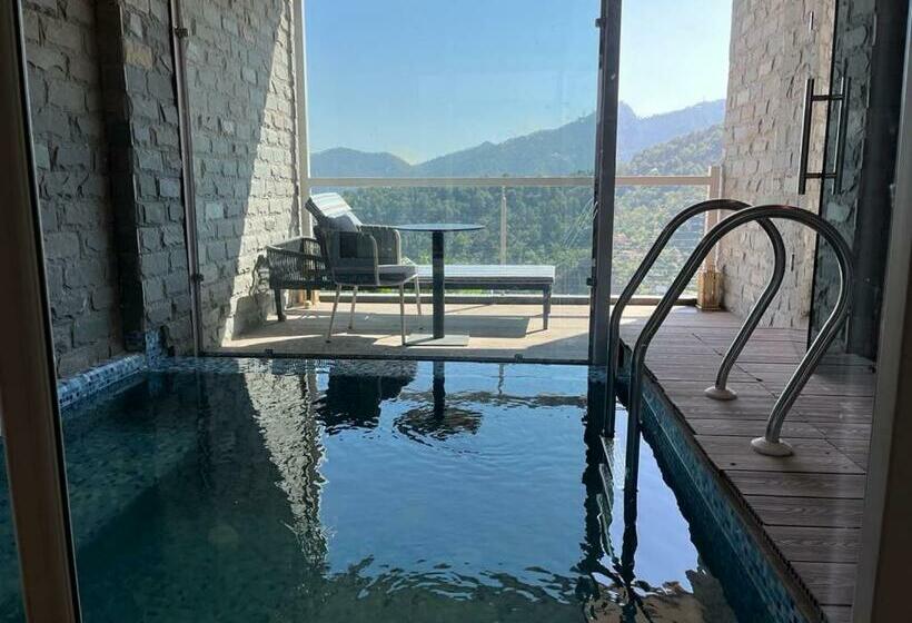 套房配有游泳池, Anantam Resort & Spa