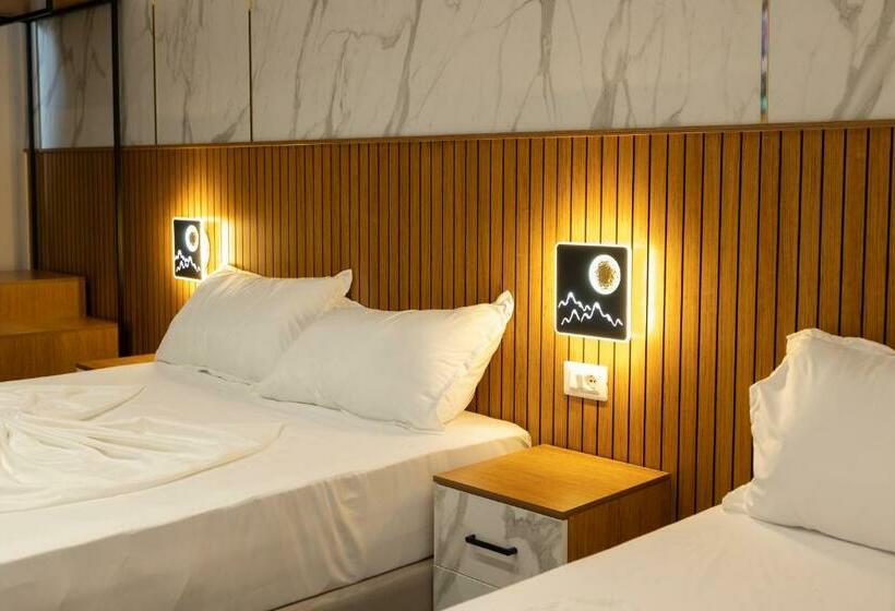 デラックストリプルルーム, Aglon Twin S