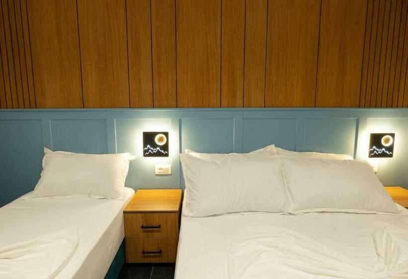 デラックストリプルルーム, Aglon Twin S