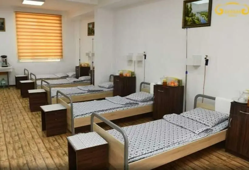 تختخواب در اتاق مشترک, Nomad Hostel