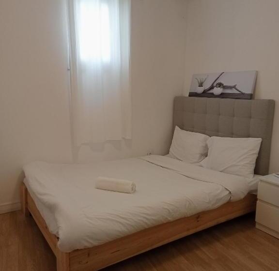 اتاق لوکس, Sylhet Bnb