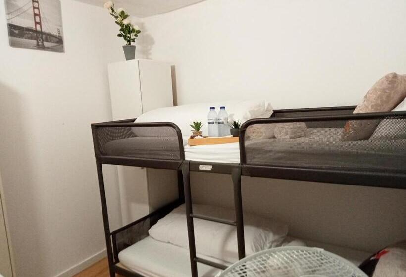 اتاق استاندارد یک تخته با سرویس بهداشتی مشترک, Sylhet Bnb