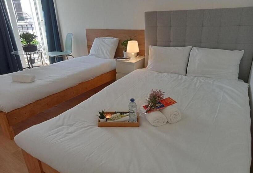 اتاق خانوادگی با سرویس بهداشتی مشترک, Sylhet Bnb