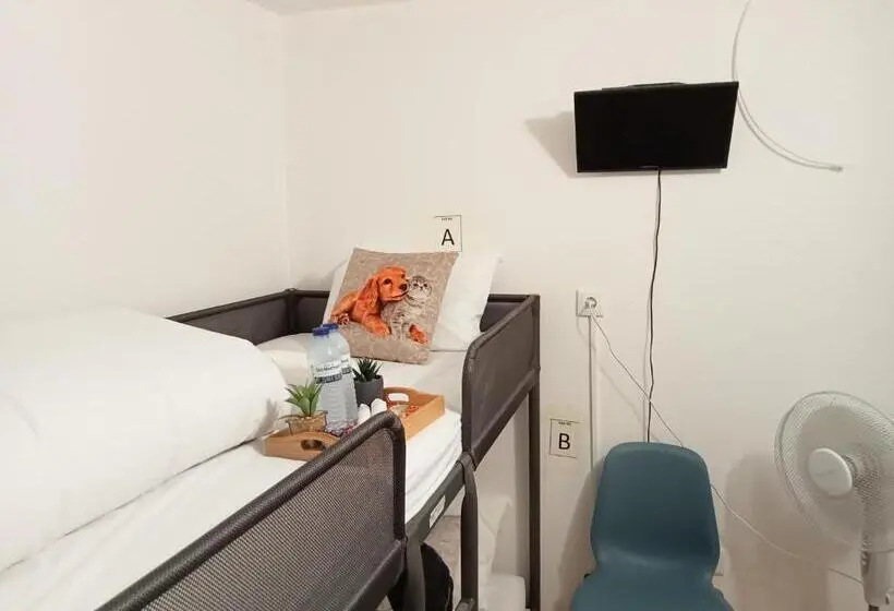 اتاق استاندارد با سرویس بهداشتی مشترک, Sylhet Bnb
