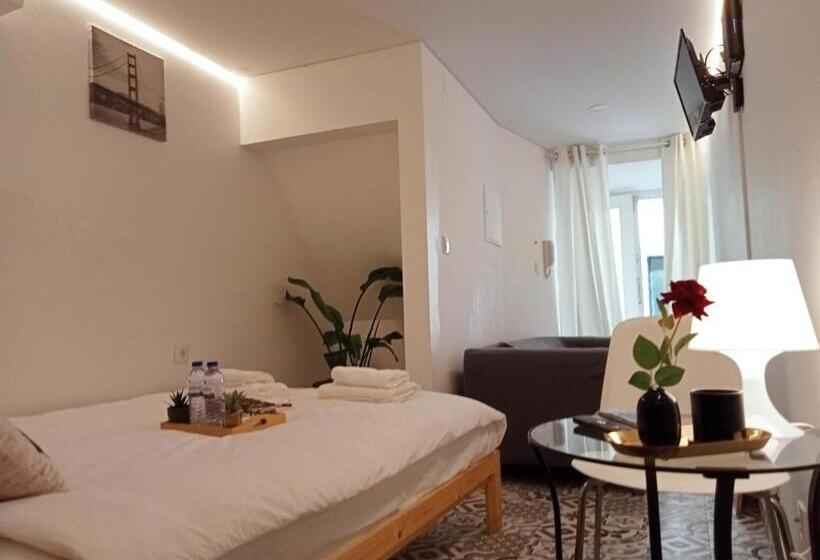 اتاق خانوادگی, Sylhet Bnb