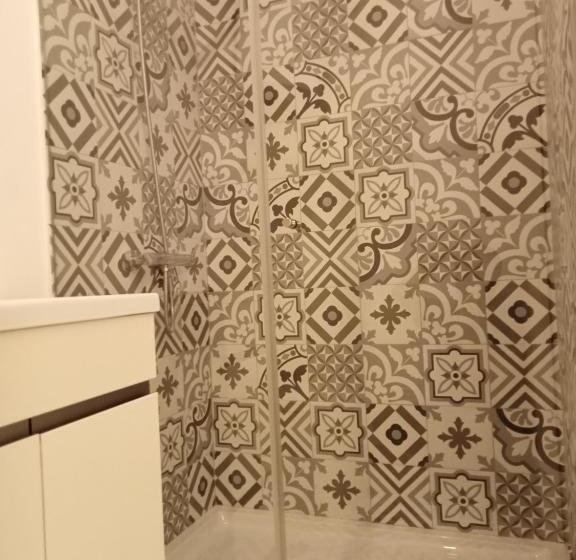 اتاق خانوادگی, Sylhet Bnb