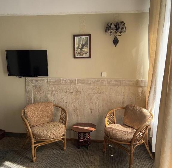 Quarto Estandar com Sacada, Villa Sagan