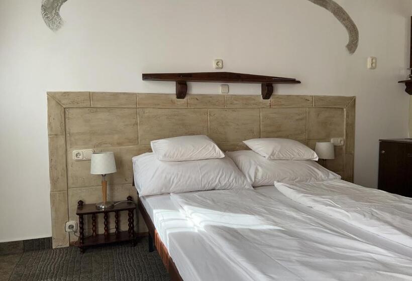 اتاق استاندارد با بالکن, Villa Sagan