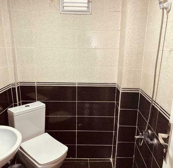 Habitación Triple Estándar, Yunus Otel