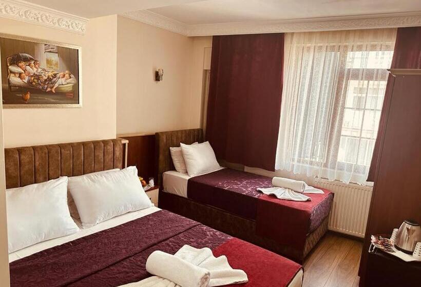 Habitación Triple Estándar, Yunus Otel