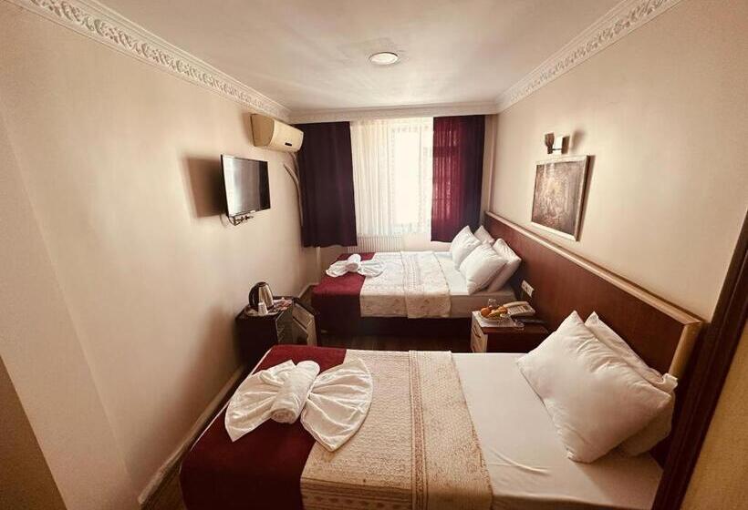 Habitación Triple Estándar, Yunus Otel