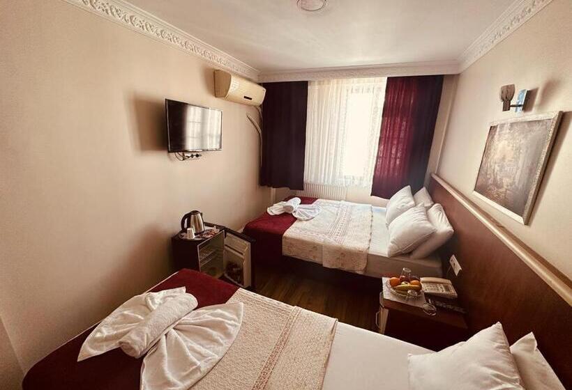 Habitación Triple Estándar, Yunus Otel