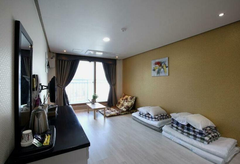 Quarto Familiar, Dorcas Tourist Hostel