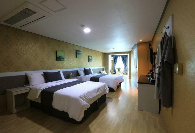 Family Suite, Dorcas Tourist Hostel