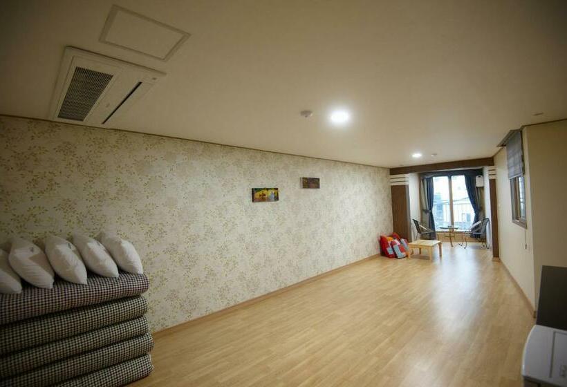 Семейный Номер Deluxe, Dorcas Tourist Hostel
