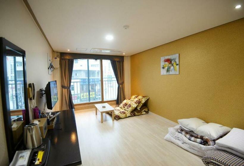 Quarto Familiar, Dorcas Tourist Hostel