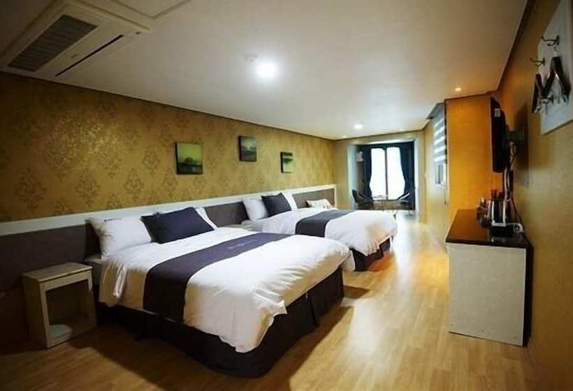 Quarto Familiar, Dorcas Tourist Hostel