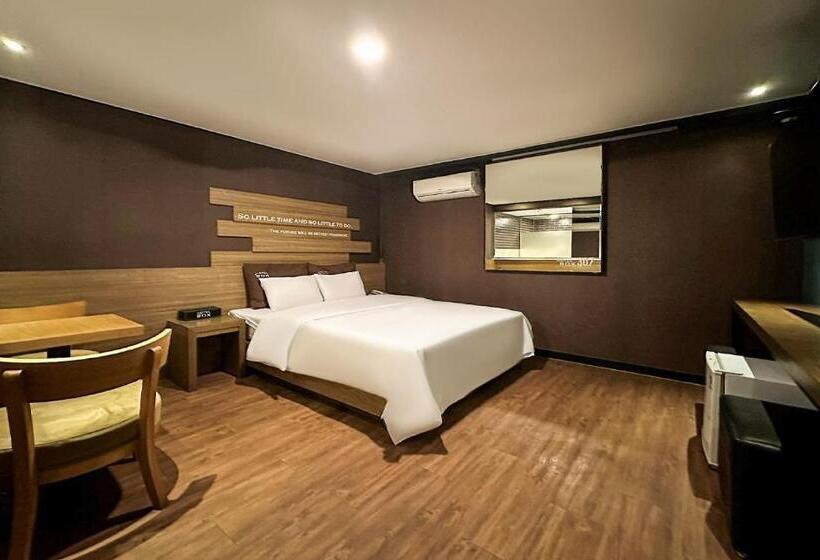 Chambre Standard, Box