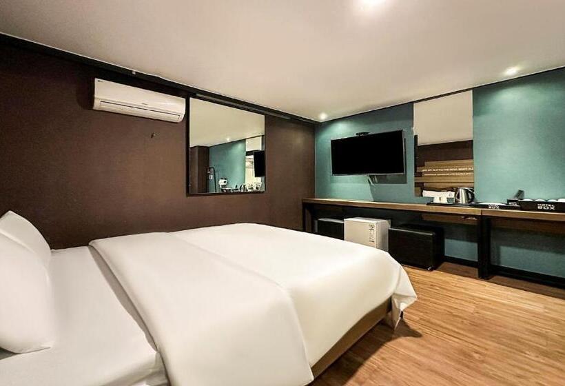 Chambre Standard, Box