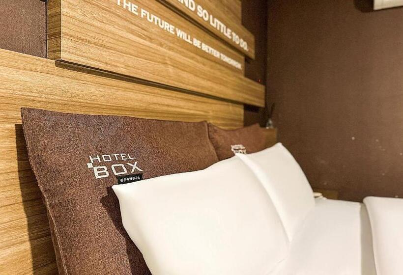 Chambre Standard, Box