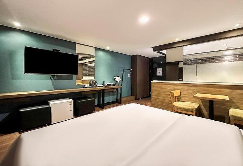 Chambre Standard, Box