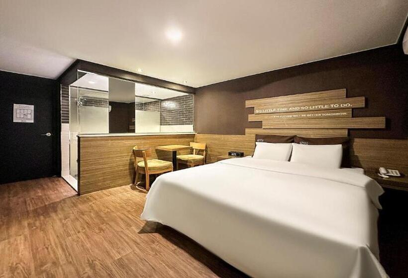 Chambre Standard, Box