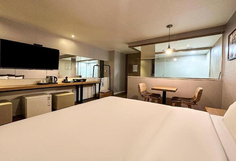 Chambre Standard, Box