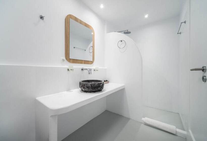 سوئیت دولوکس با چشمانداز, Serenità Luxury Suites