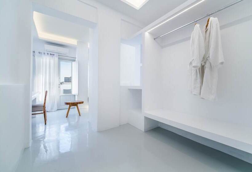 سوئیت دولوکس با چشمانداز, Serenità Luxury Suites