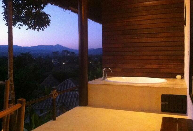 غرفة ديلوكس مزوَّدة بجاكوزي, Changpai Hill