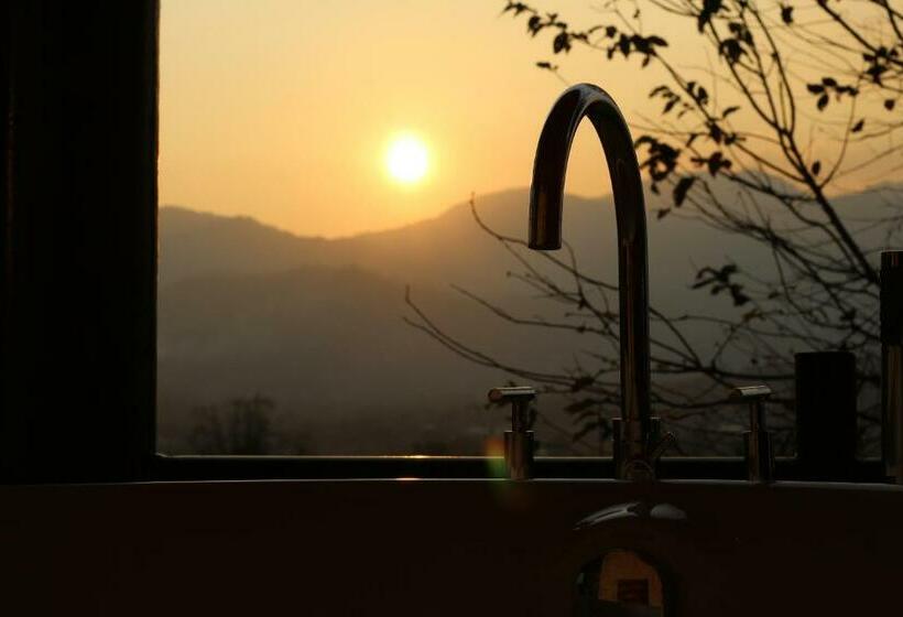 バスタブ付きデラックスルーム, Changpai Hill