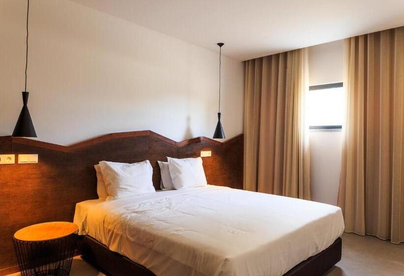 침실 2개 아파트, Enigma Nature & Water