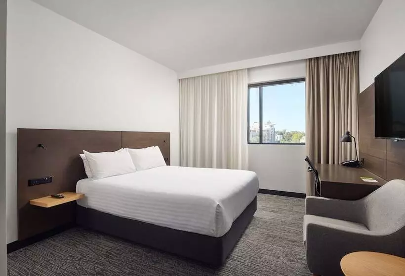 スタンダードシティビュールーム, Holiday Inn West Perth, An Ihg