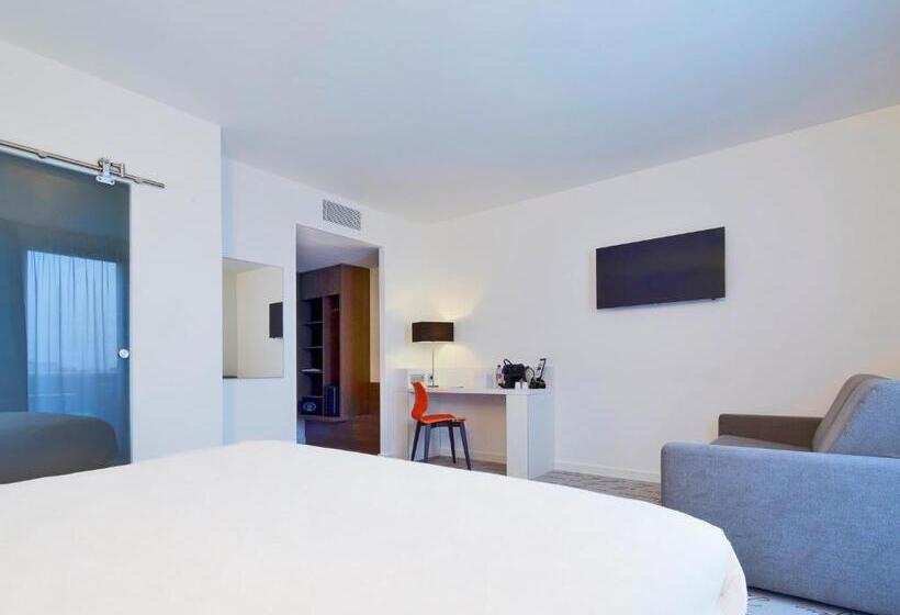اتاق استاندارد چهار تخته, Kyriad Troyes Centre