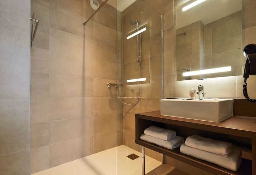 Номер Стандарт, Kyriad Troyes Centre