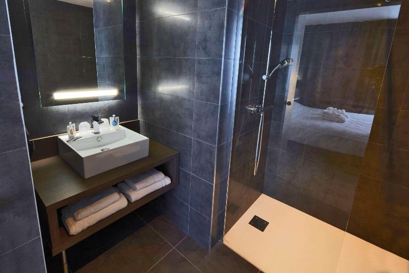 Четырехместный Номер Стандарт, Kyriad Troyes Centre