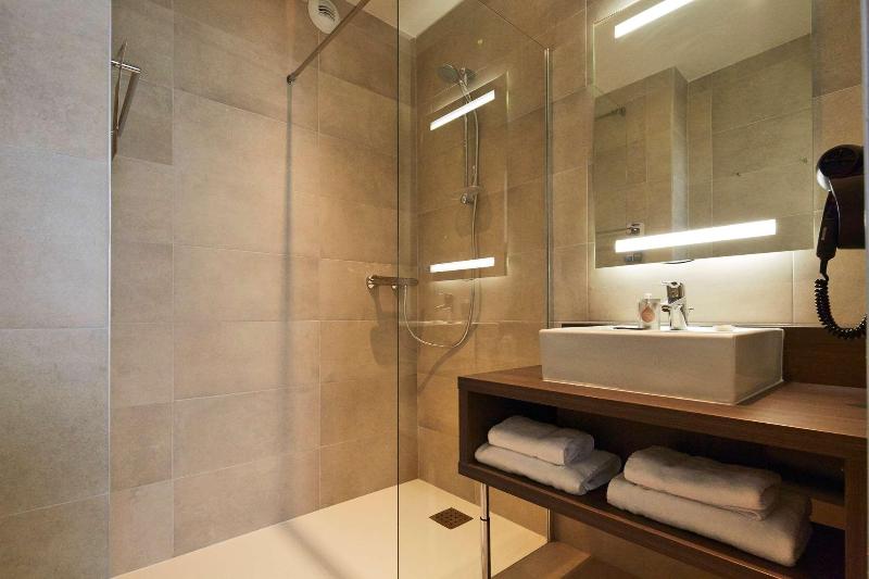 Четырехместный Номер Стандарт, Kyriad Troyes Centre