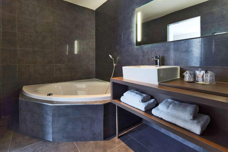 Четырехместный Номер Superior, Kyriad Troyes Centre