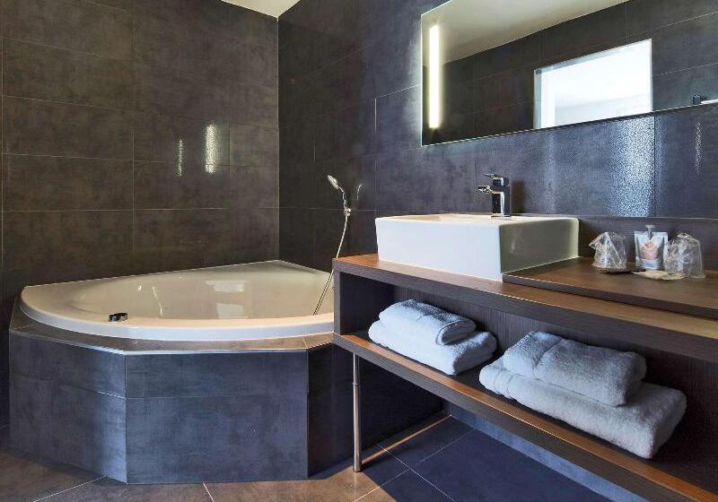 Четырехместный Номер Superior, Kyriad Troyes Centre