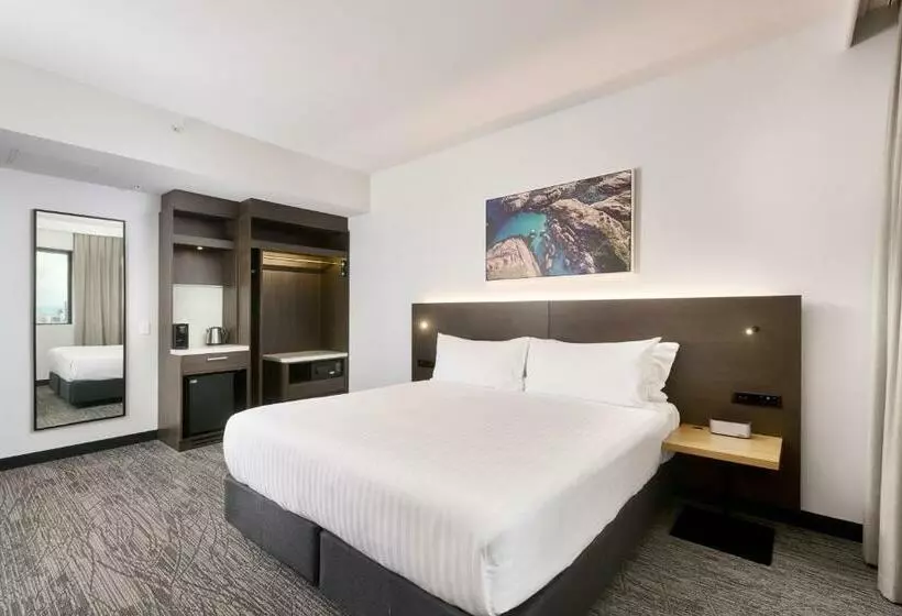 キングサイズベッドのスタンダードルーム, Holiday Inn West Perth, An Ihg