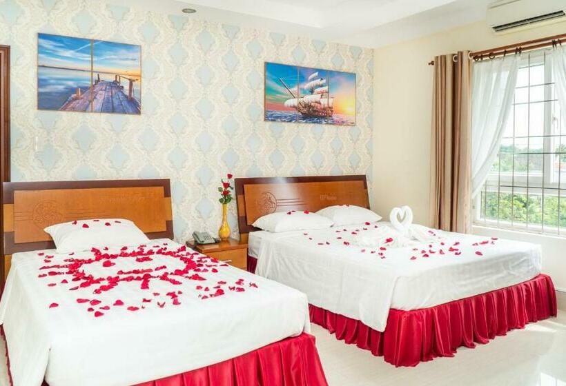 اتاق لوکس سه تخته, Sun & Sea