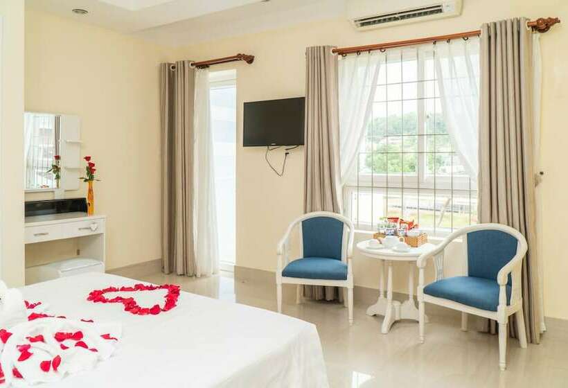 اتاق لوکس, Sun & Sea