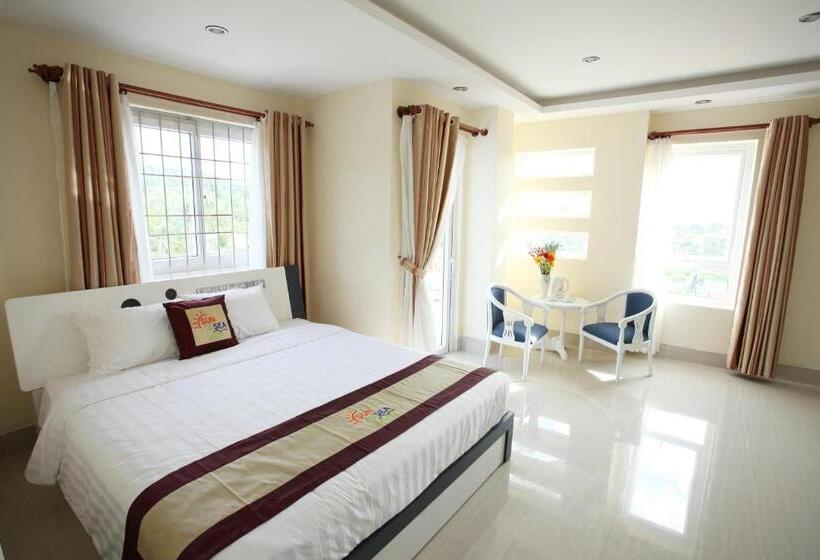 اتاق لوکس, Sun & Sea