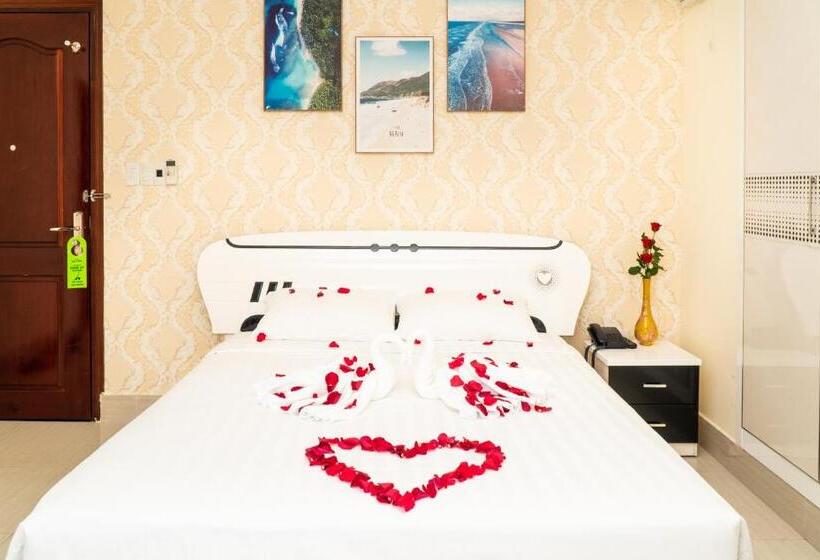 اتاق لوکس, Sun & Sea