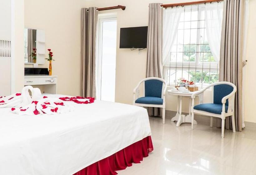 اتاق لوکس, Sun & Sea