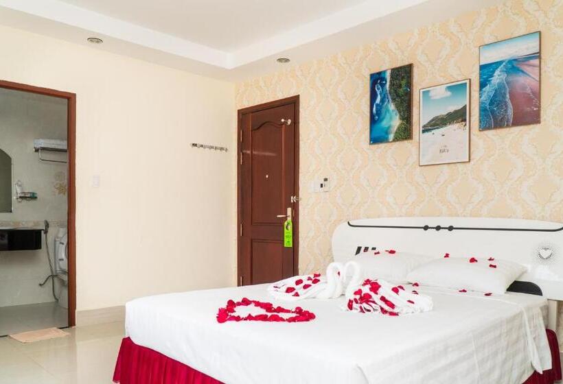 اتاق لوکس, Sun & Sea