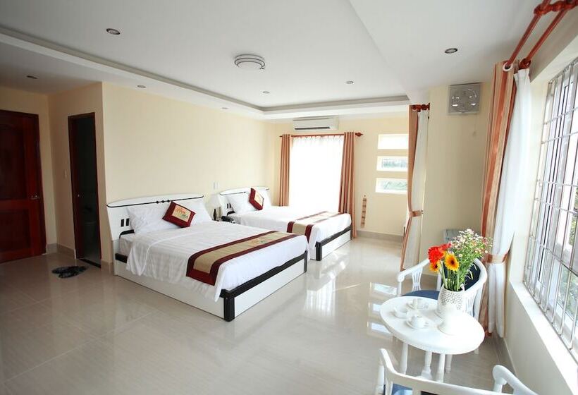 اتاق لوکس سه تخته, Sun & Sea