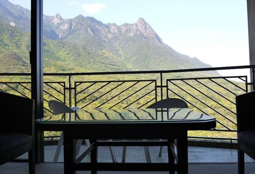 اتاق لوکس, Yakushima Iwasaki
