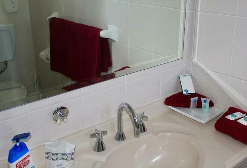 Семейный Номер, Town And Country Motor Inn